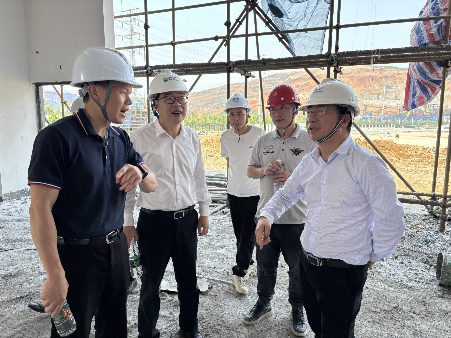 市交投集團領(lǐng)導(dǎo)深入市交投項目開展五一節(jié)前安全檢查，賴海瀾拍攝2_new.jpg